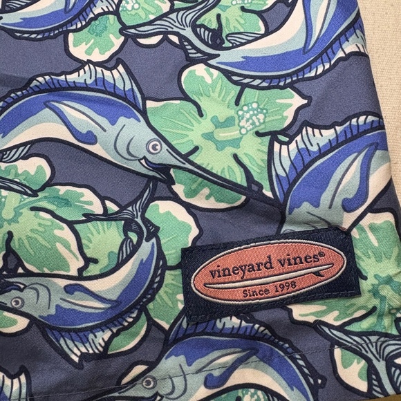 Vineyard Vines Martha's Vineyard Marlin Flowers Chappy Swim Trunks Size XL NEW - Picture 2 of 9